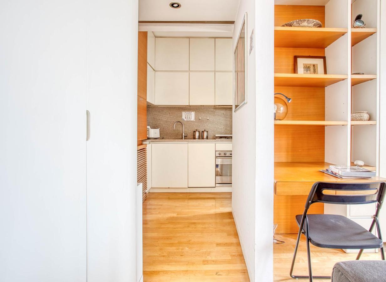 Joivy Vibrant Studio With Balcony มิลาน ภายนอก รูปภาพ